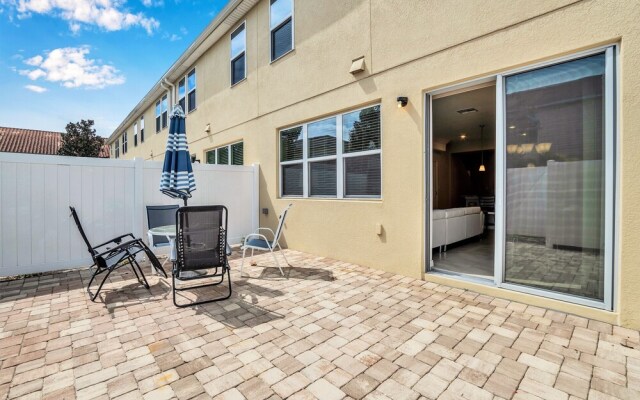 Crown Villa Compass Bay