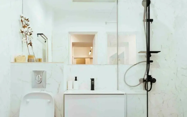 Bright 2BR Flat - Top Location - Amazing Balconies