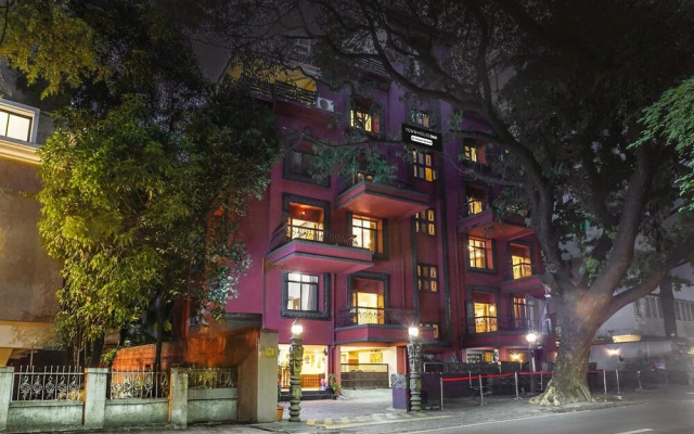 Premium Stays Near Fergusson College