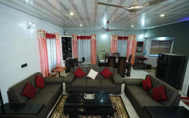 Srinikethana Home Stay with Swimming Pool