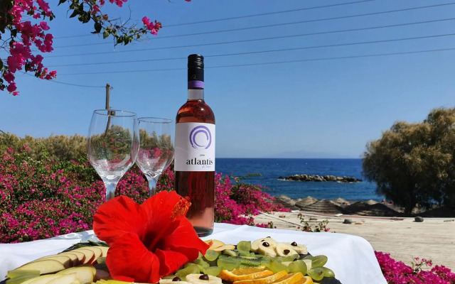 Nostos Beach