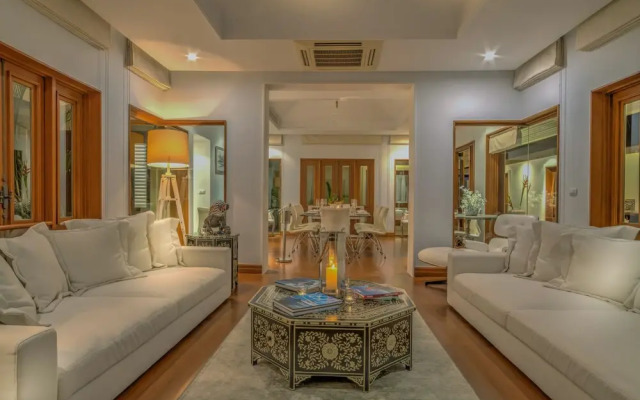 Villa Macaque and Villa Languor