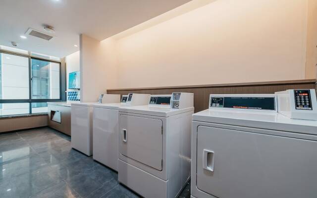 Holiday Inn Express Taizhou Cmc