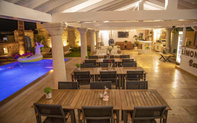 Alacati Limonaia Hotel