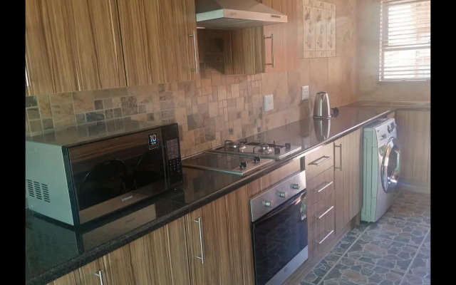 Twins Guest House Astoni