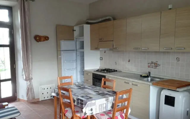 Captivating 1-bed Apartment in Gallinaro