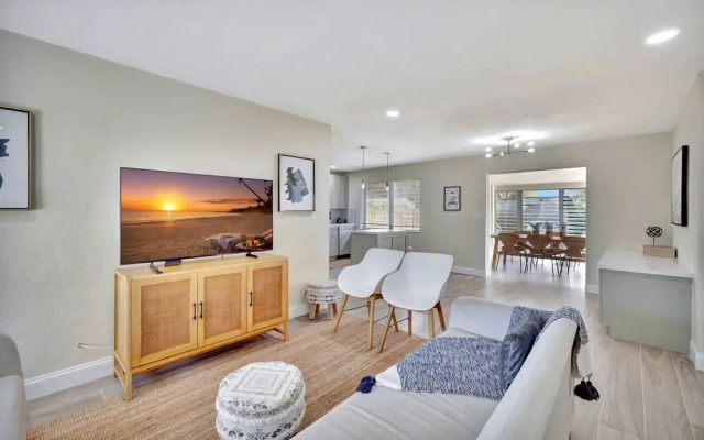 Pompano Beach Bungalow for 5!
