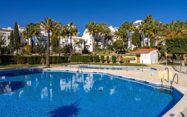 Lovely Apartment With View And Pool Ref 127