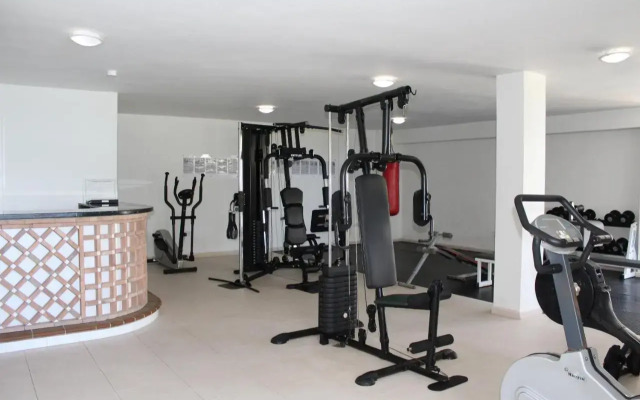 2066-Apt 2 bedrooms on beach, tenis, gym, pool