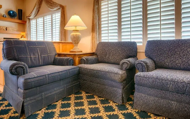 Best Western Plus A Wayfarer's Inn and Suites