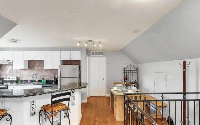 Private 2bdrm Unit With Ensuite Laundry - U5A