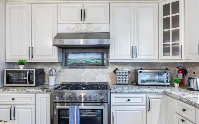 Stunning House wt 6Br 5bth SJ