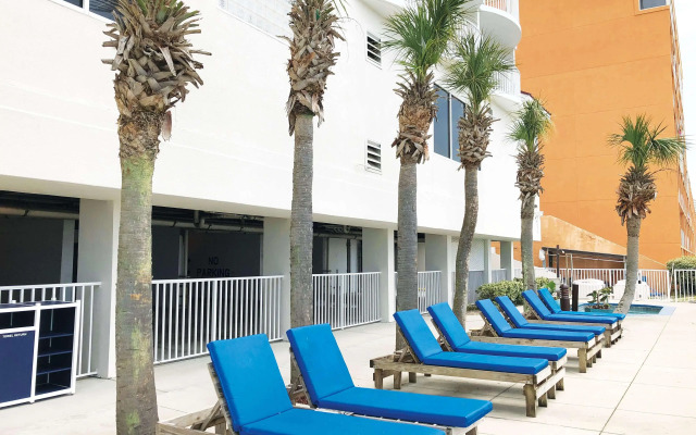 Radisson Beachfront Hotel - Panama City Beach
