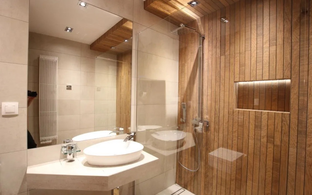 Rainbow Apartments 3