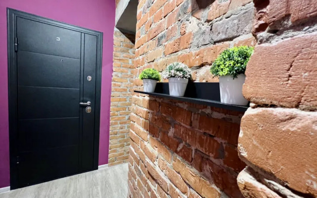 Диван и Чемодан на ул. Вокзальная магистраль, 2