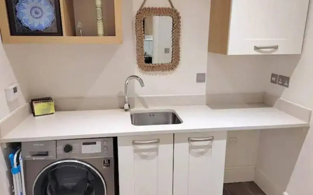 The Ayres House 2 bed Apartment in Cambridge