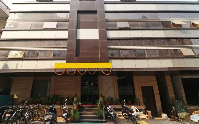 OYO 9993 Hotel Idea INN