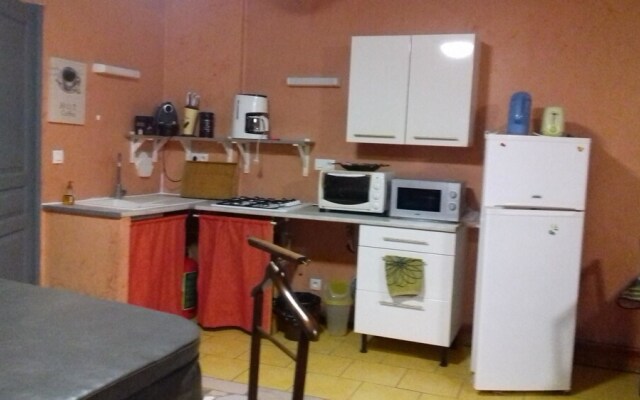 Apartment With one Bedroom and spa in Gézier-et-fontenelay, With Wonde