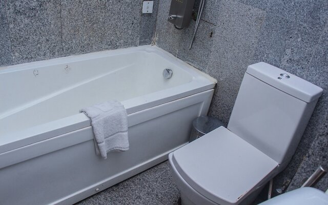 Banex Hotel and Suites