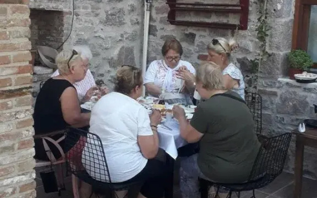 Hayat Alti Otel Ayvalik