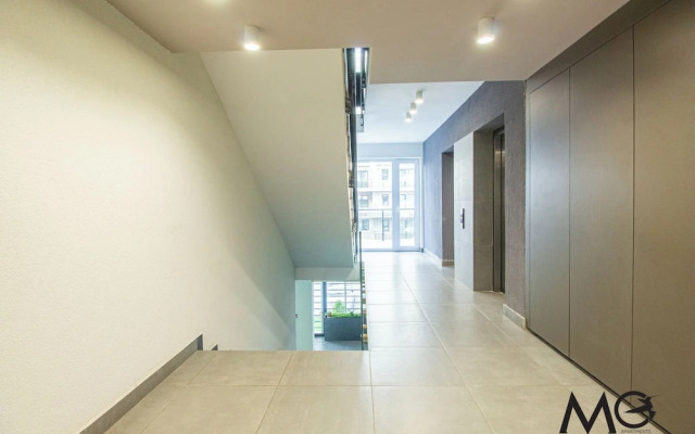 MoHost Properties