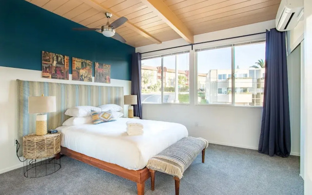 WanderJaunt Famosa 2BR Point Loma