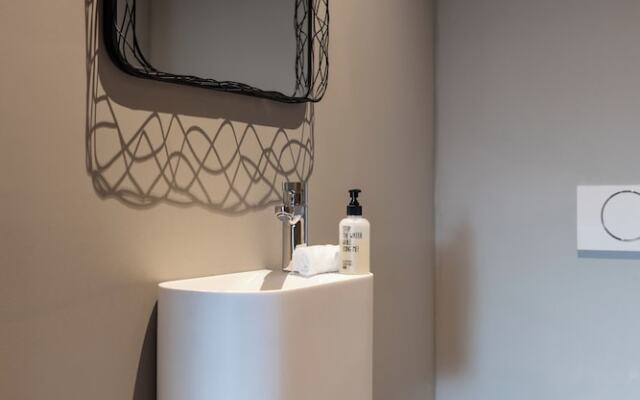 EAST GOING TRIPLE A Apartments