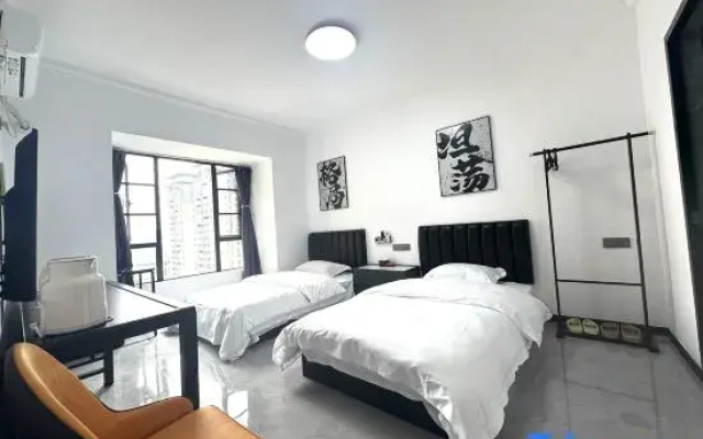 Guiyang Yuzhicheng Homestay (Guiqian International General Hospital)