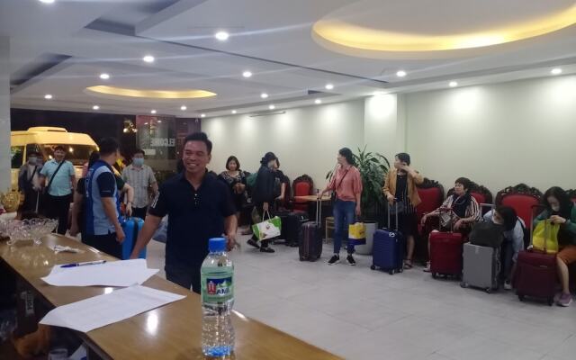 Golden Lotus Airport Hotel
