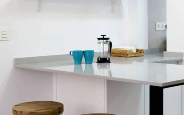 New San Juan beach apartment with AC