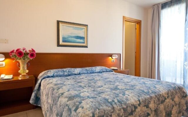 Idania Hotel