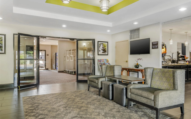 Best Western Commerce Inn