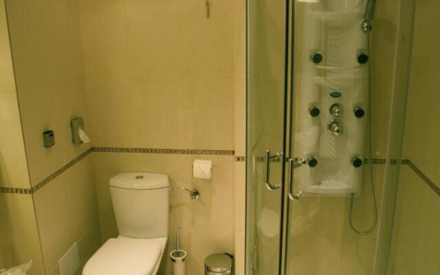 Hotel California Club by Chevalet