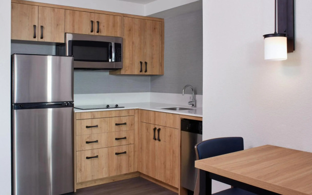 Residence Inn by Marriott Mississauga - Airport Corporate Centre West