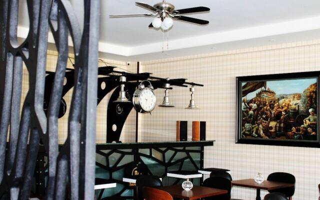 Maidos Hotel & Suites
