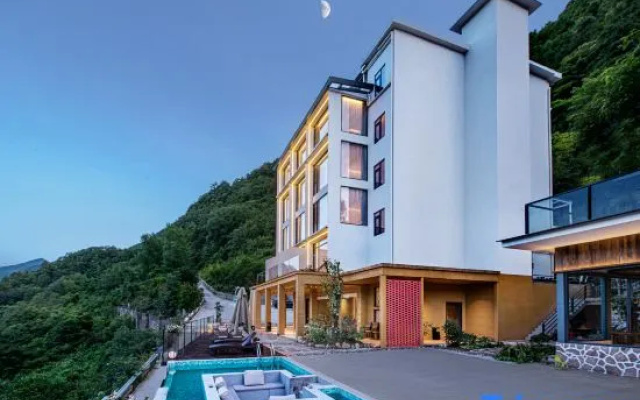 Mu Yun Wan Hostel, Shennongjia (Huong Khe Yuen Scenic Spot Shop) – Outside – Shennongjia