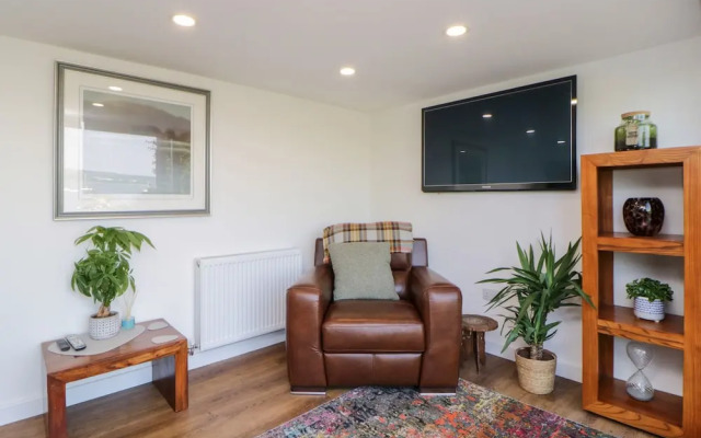 Riverview @ 1 Brunel View