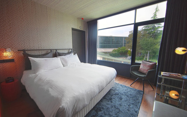 Apollo Hotel Amsterdam, a Tribute Portfolio Hotel