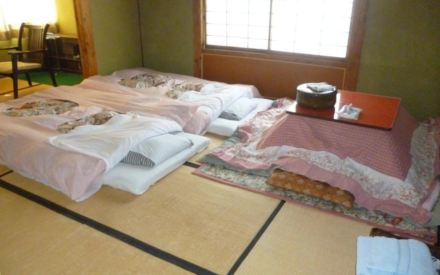 Uotoshi Ryokan – Guest Rooms – Yamanouchi