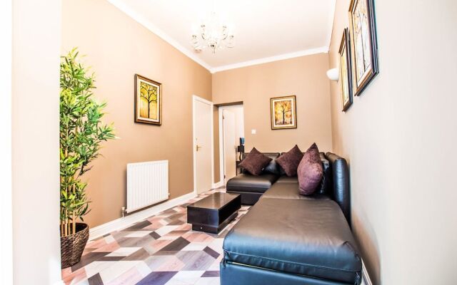 Montgomery Apartments - Crighton