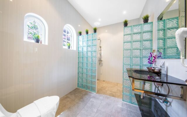 Walking Street Pool Villa by All Villas