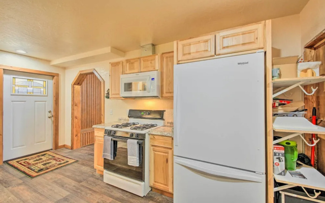 Priest Lake Apartment Near Hiking Trails!