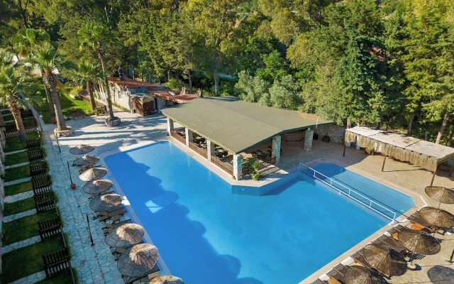Alados Otel
