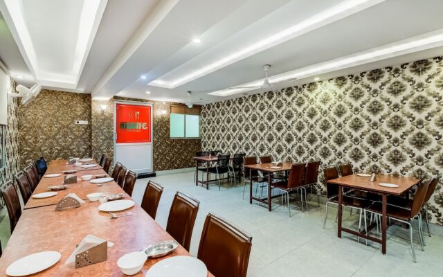 OYO Flagship 14008 Hotel The Avenue