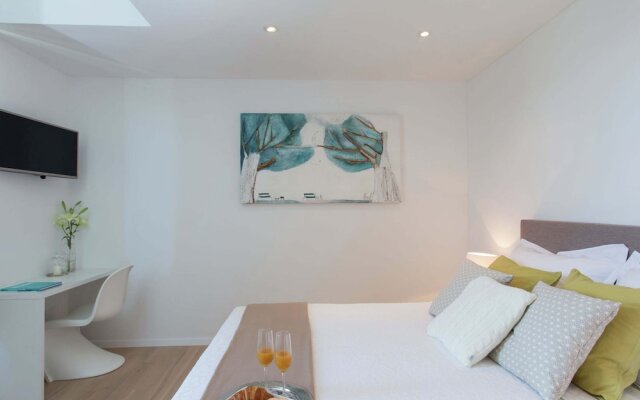 Luxurious Villa With Private Pool and Garden