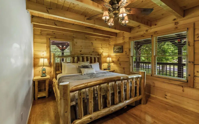 Cabin w/ Hot Tub, Theater & Games!
