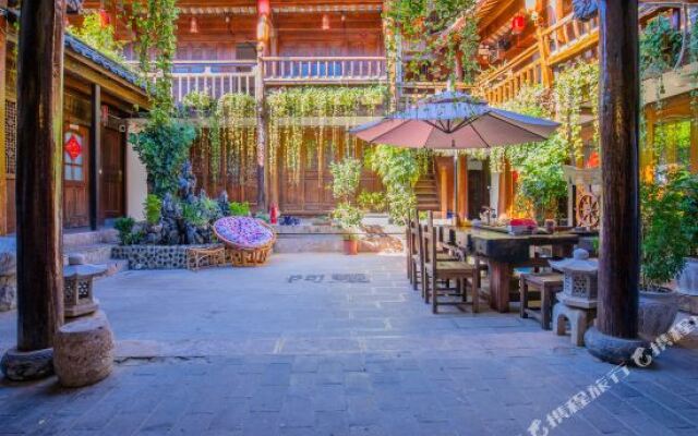 The Lijiang Ayan Inn Shangpeng Court