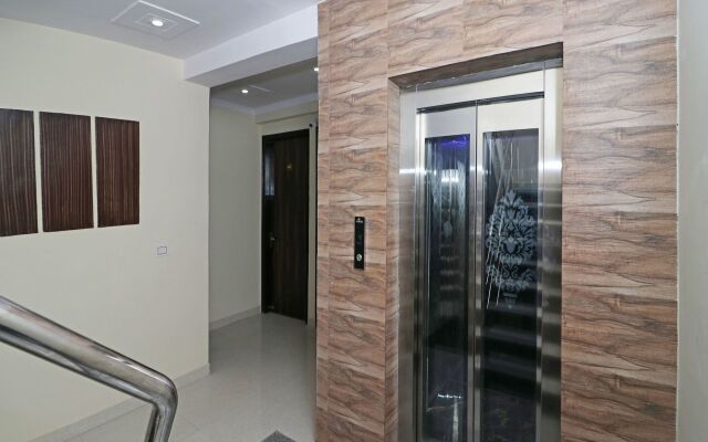 OYO 12348 Hotel Aerosky Residency