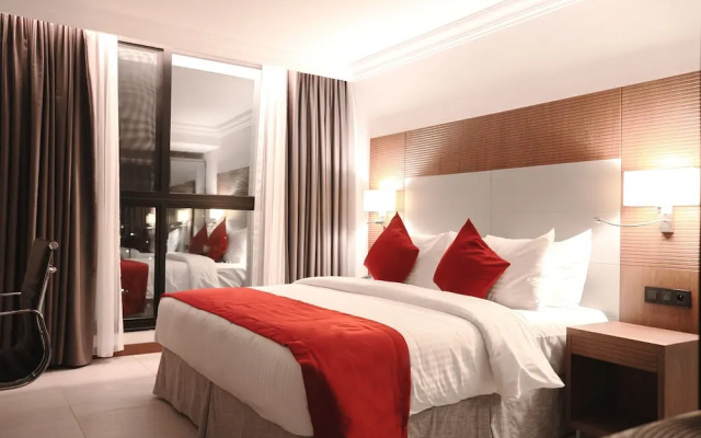 Star Land Hotel Bastos