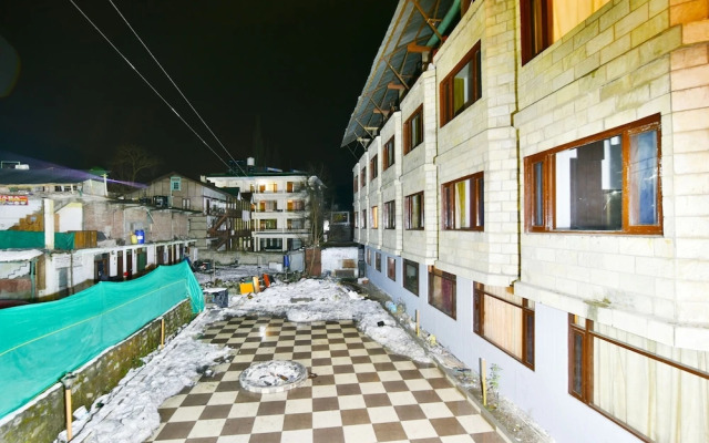 Kapoor Resort